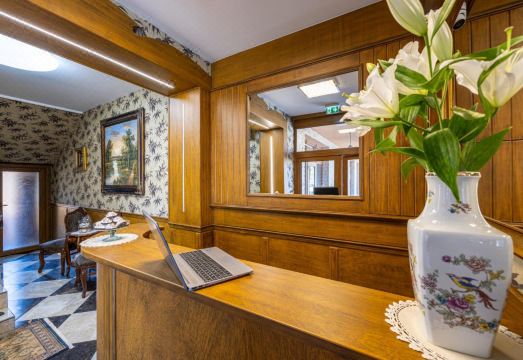 Vörös Álom Apartman Panzió 외관