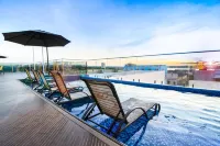 Oscar Hotel Executive - Pools
