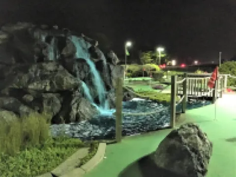 에메랄드 돌핀 인 & 미니 골프