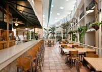 Quality Inn Oceanfront - bar