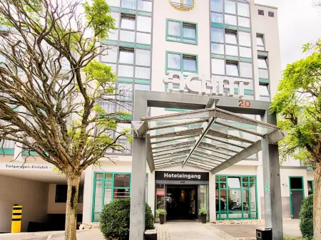 ACHAT 컴포트 에어포트 & 메세 슈투트가르트