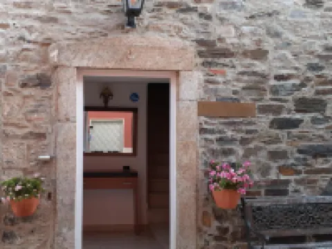 ラルゴ ダ フォンテ セルタンのホテル