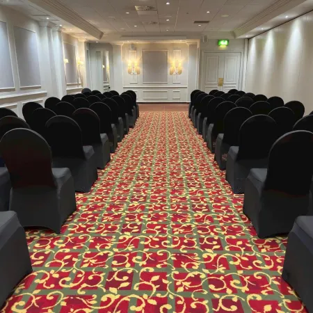 The Aberdeen Dyce Hotel Отели рядом с достопримечательностью «Конгресс-центр TECA»
