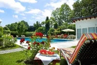 Hotel Hirschen in Freiburg-Lehen - Pools