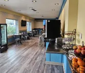 Days Inn and Suites by Wyndham Downtown Missoula-University - breakfast