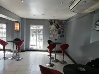 Airport Inn and Suites - bar