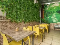 RedDoorz near Palembang Trade Center