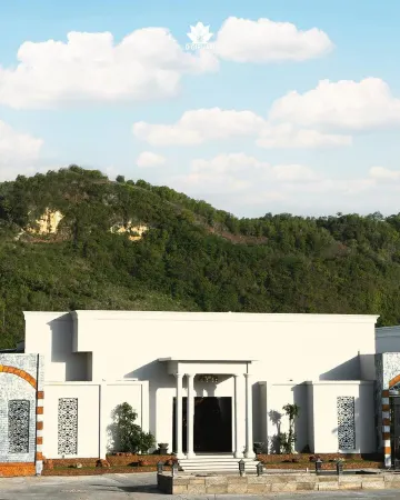 D'Girijati Resort & Beach Club Yogyakarta Отели рядом с достопримечательностью «Obelix Sea View»