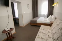 Molodezhnaya Hotel - Bãi đậu xe
