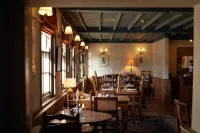 鍾和皇冠飯店 吉靈厄姆住宿飯店