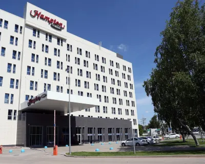 Hampton by Hilton Ufa (Хэмптон Хилтон Уфа) Отели рядом с достопримечательностью «Национальный музей РБ»