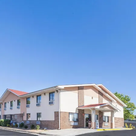 Super 8 by Wyndham Winchester VA