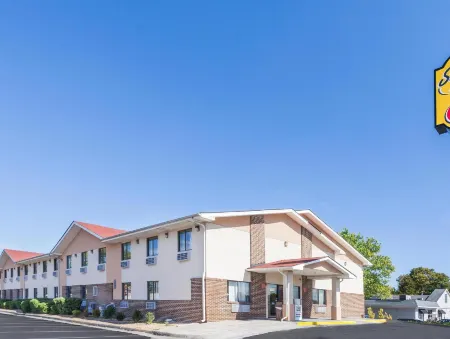 Super 8 by Wyndham Winchester VA