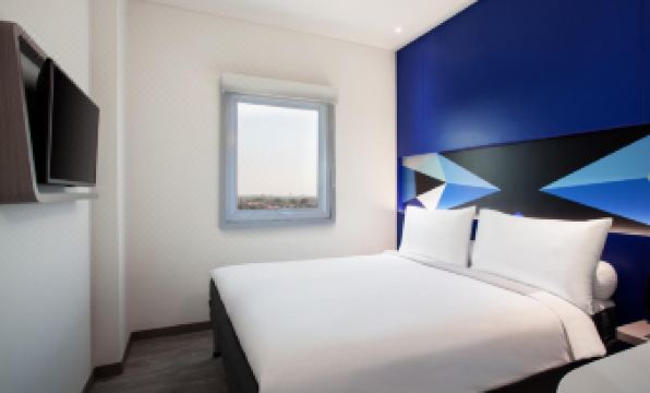MD 7 Hotel Cirebon - Housity