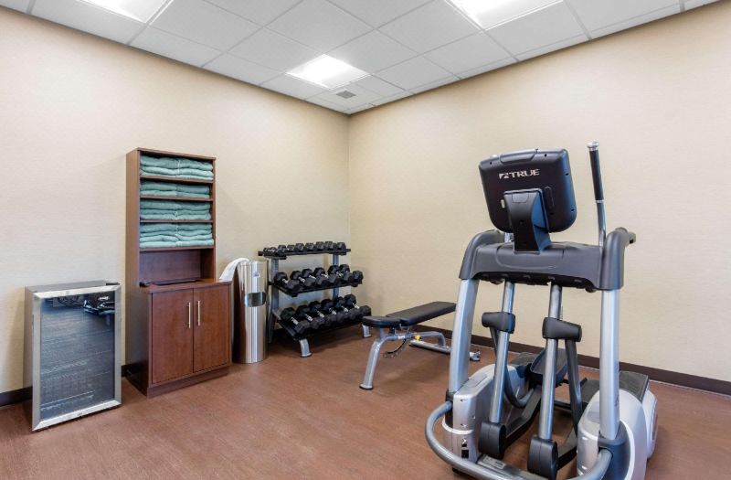 Comfort Inn & Suites at CrossPlex Village photo 4