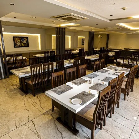 Hotel Mukut Mani