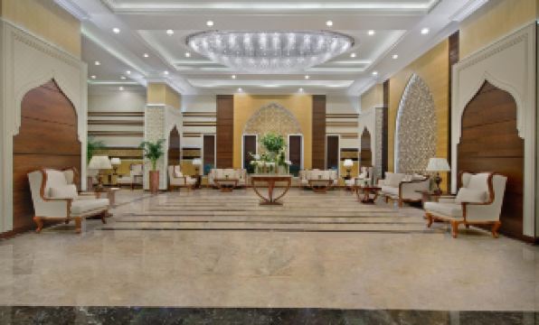 Ezdan Hotel, Residences