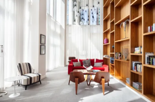 Lincoln Plaza Serviced Apartments by TheSqua.re Hotels in London