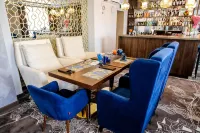 Aura Hotel - بار