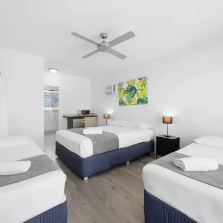 Pacific Paradise Airport Motel