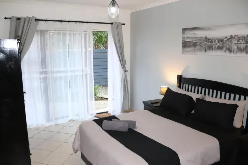 Stay at Home Airport Lodge - 3 звезды