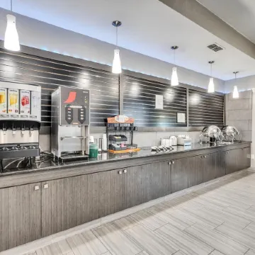 Platinum Inn & Suites Webster