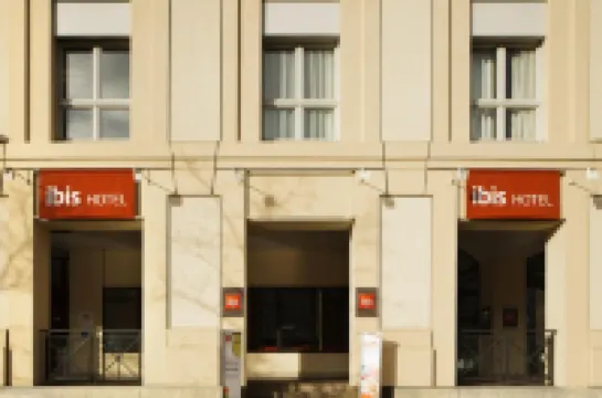 Ibis Versailles Château