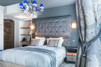 Brit Hotel Privilege Lisieux - la Villa des Arts