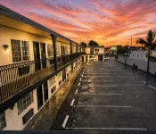American Inn & Suites LAX Airport - Motels