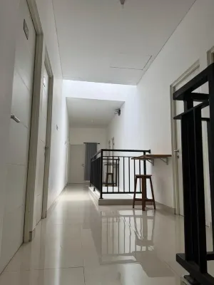 Surabaya A2 Homestay Airport village Juanda - 2 Yıldız