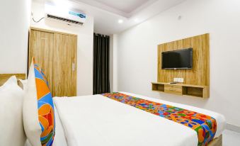 FabHotel New Silver Crown