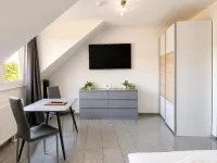 Lipp Apartments