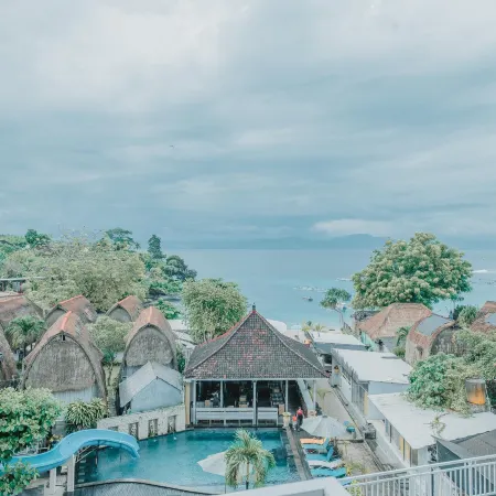 The Tanis Beach Resort Nusa Lembongan Отели рядом с достопримечательностью «Пляж Дрим»
