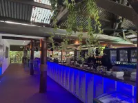 Ramada Resort by Wyndham Port Douglas - bar