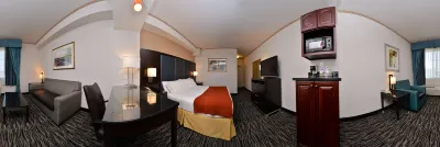 Holiday Inn Express & Suites Tacoma South - Lakewood Hotels in DuPont