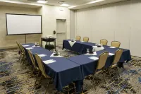 Holiday Inn Express & Suites Denver - Aurora Medical Campus