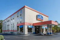 Howard Johnson by Wyndham Portsmouth Hotel di 