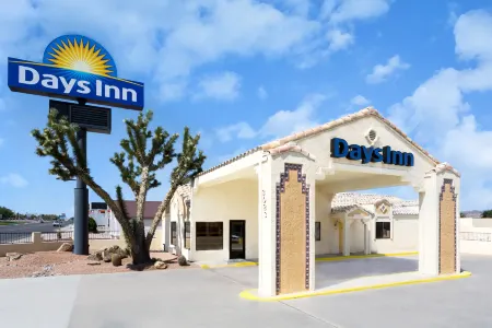 Days Inn by Wyndham Kingman West Отели в г. Кингман