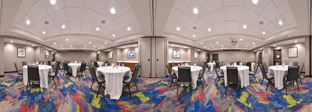 Holiday Inn Express & Suites Bryant - Benton Area Отели в г. Брайант