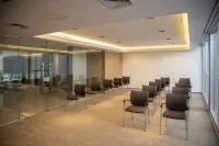 Dazzler by Wyndham la Plata Hotels in Lisandro Olmos