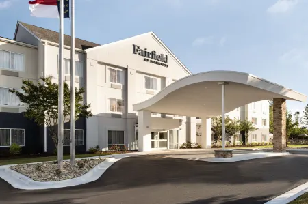 Fairfield Inn & Suites Jacksonville Отели в г. Онслоу