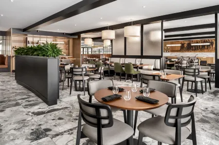 Mont Gabriel, Sainte-Adèle, a Tribute Portfolio Resort Отели рядом с достопримечательностью «Sommet Saint Sauveur»