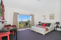Eagle Heights Mountain Resort Hotels in Wongawallan
