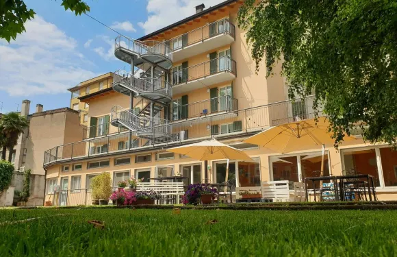 羅韋雷託青年旅舍