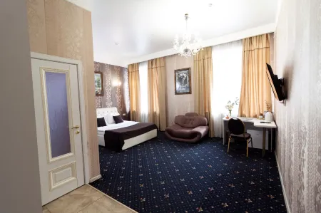 G.SДжи Эс) Отели рядом с достопримечательностью «Выставочный зал»