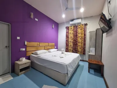 Jerrys Dive Lodge Rasdhoo Hotels near Kuramathi Reef