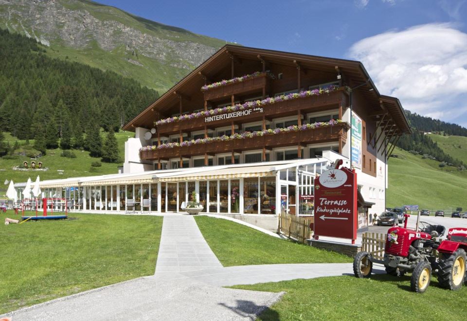 hotel overview picture
