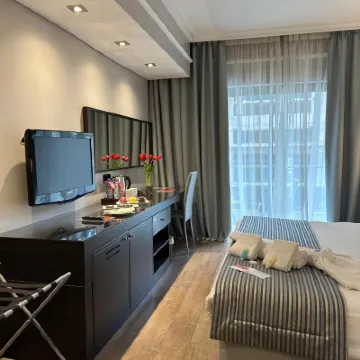 貝魯特市中心温德姆華美達酒店 鄰近哈裡薩教堂的酒店