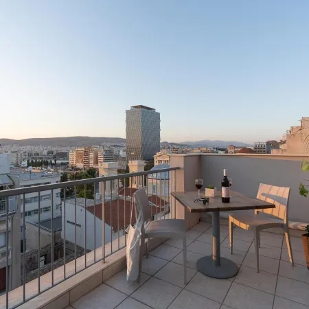 Piraeus City Hotel