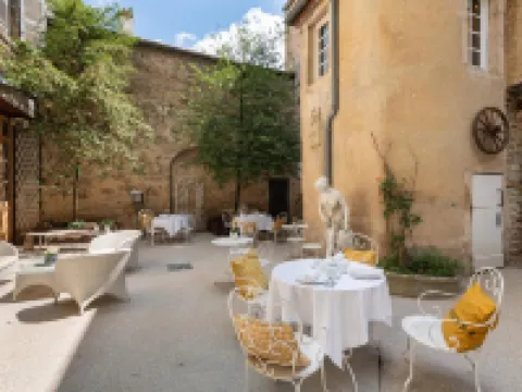 Les Remparts Hôtels et Demeures Historiques Hotels in Beaune